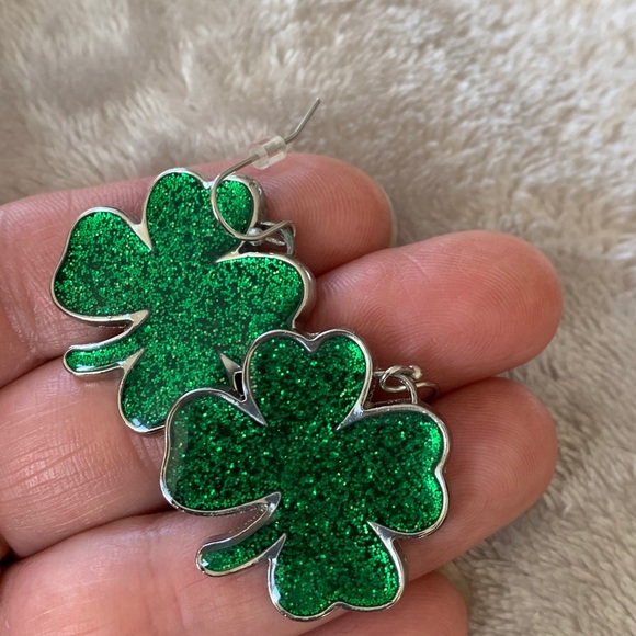 Shamrock Earrings - Picture 1 of 3